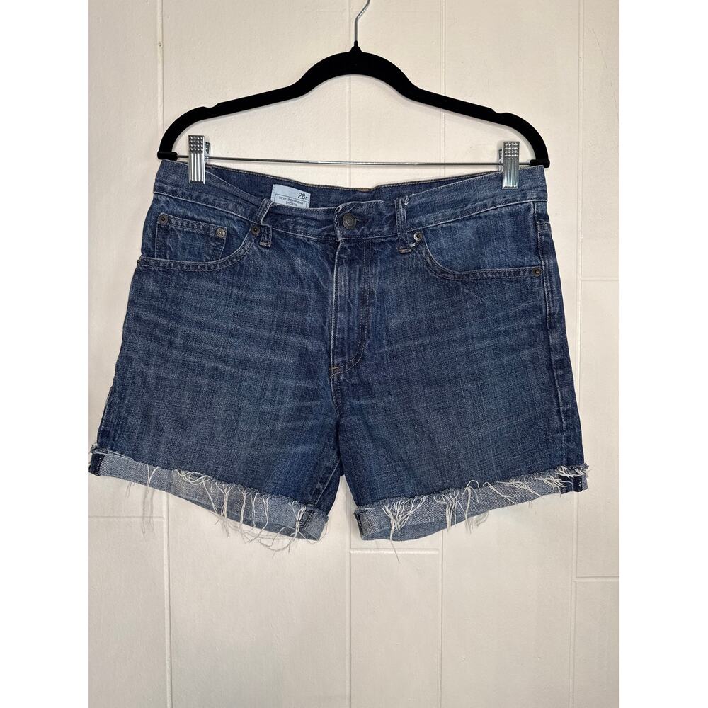 Gap sexy boyfriend jean shorts size 28